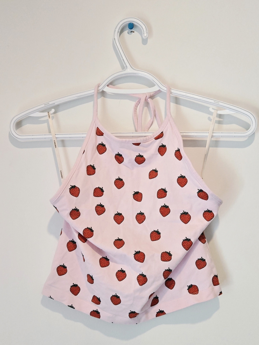 🍓Forever 21 Light Pink Strawberry Crop Halter Top☀️